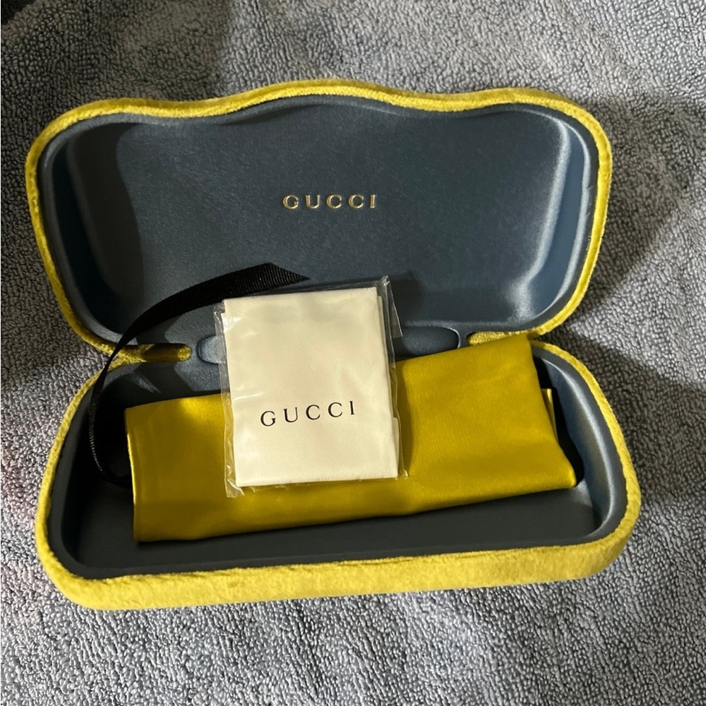 Medium Gucci sunglass case only